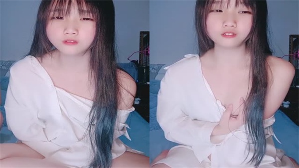 苗条嫩妹口交伺候男友 上位骑乘狂操嫩穴